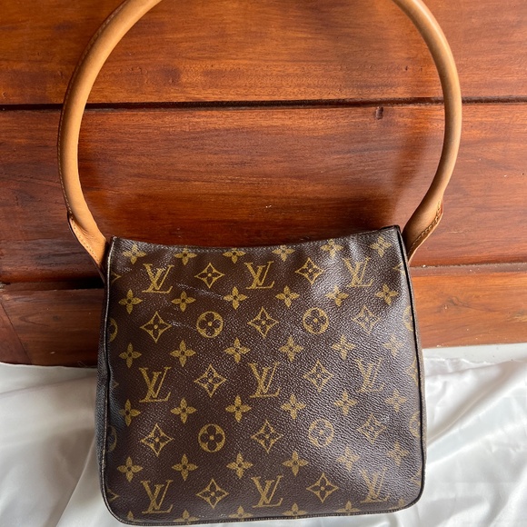 FIRM | Authentic Louis Vuitton Looping MM - FL0092 - Picture 3 of 16